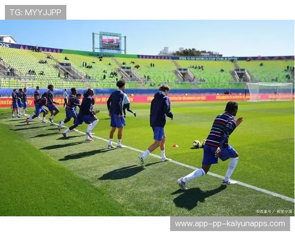 加拿大七人制橄榄球赛场多次完成精彩突破，加拿大橄榄球联赛