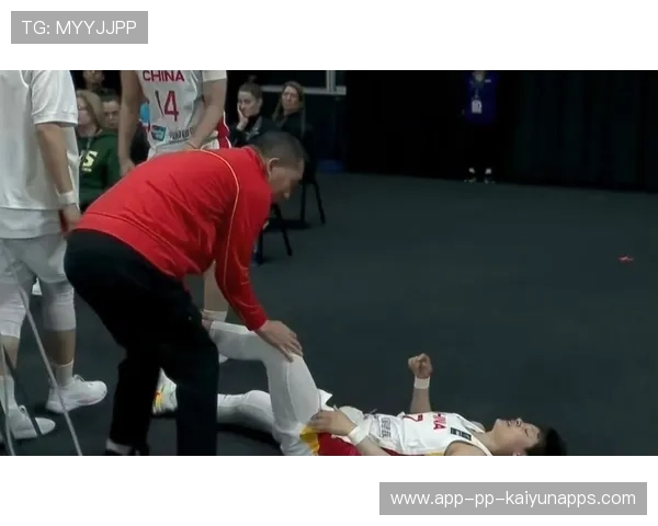 球迷冲突引发停赛调查,俱乐部被罚重金,球迷冲入球场会受到处理 球迷冲突引发停赛调查,俱乐部被罚重金,球迷冲入球场会受到处理