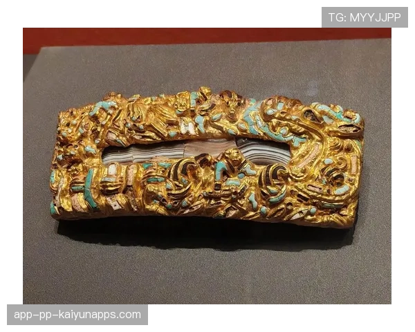 那些被炒到天价的玄学饰品:仅仅因为一个蜘蛛网图案就贵十倍?💸